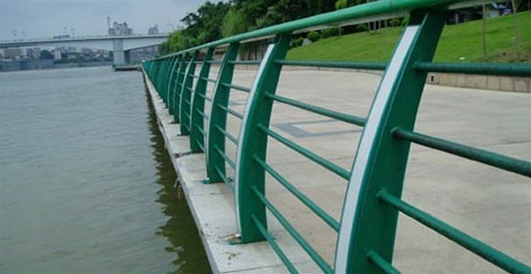 河道护栏基材和配件的组成有哪些