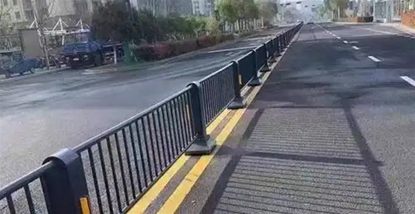 锌钢交通护栏有哪些特点和应用范围